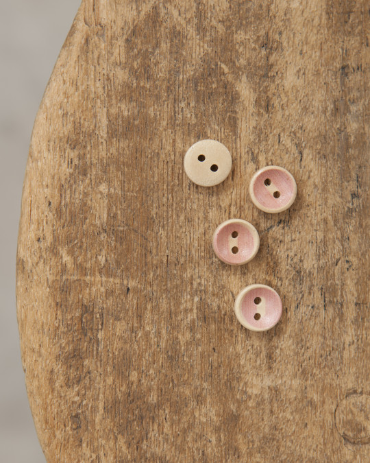 Details about   Pink Cat 2 Hole Wooden Buttons set of 5 16754 
